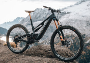 KELLYS-THEOS F90 SH-CARBON- 29"/27.5"(20Ah- 725Wh)-(MOT.SHIMANO EP 800-85Nm)-SKLADEM!!!