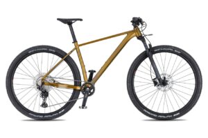4-EVER- TRINITY RACE - jungle gold / iron- Rok 2024 Velikost rámu 17", 19", 21" -HMOTNOST-12,7Kg-NA PRODEJNĚ-MOŽNO VYZKOUŠET !!!