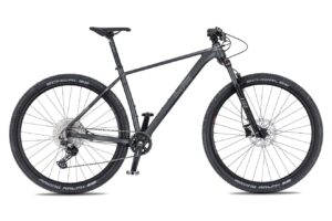 4-EVER-TRINITY TEAM - black / metal silver - Rok 2024 Velikost rámu 17", 19", 21"-HMOTNOST -12,9Kg-NA PRODEJNĚ-MOŽNO VYZKOUŠET !!!